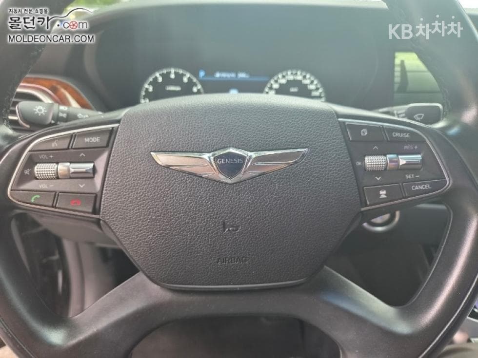 Genesis - EQ900 | 3.8 GDI AWD Premium Luxury 9