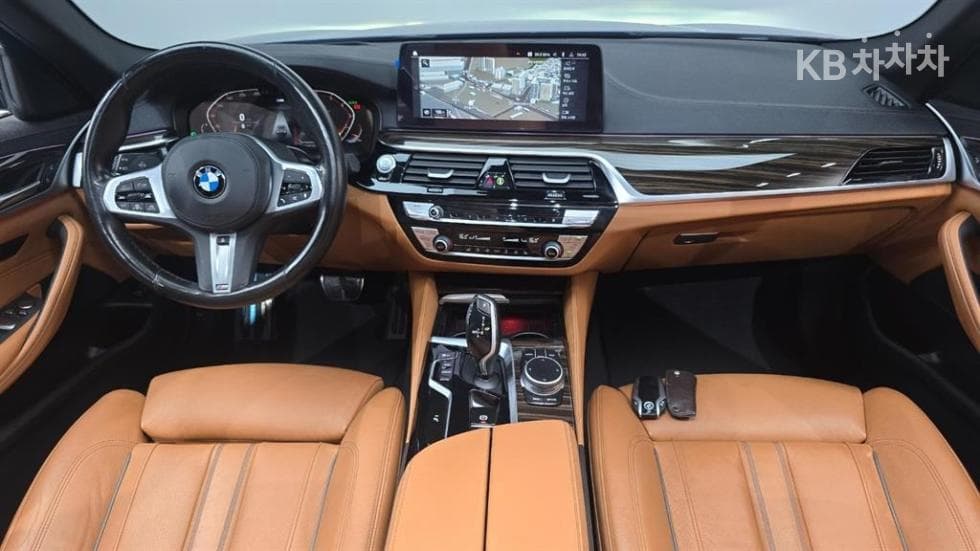 BMW - 5-Series | All New 520 M Sport 9