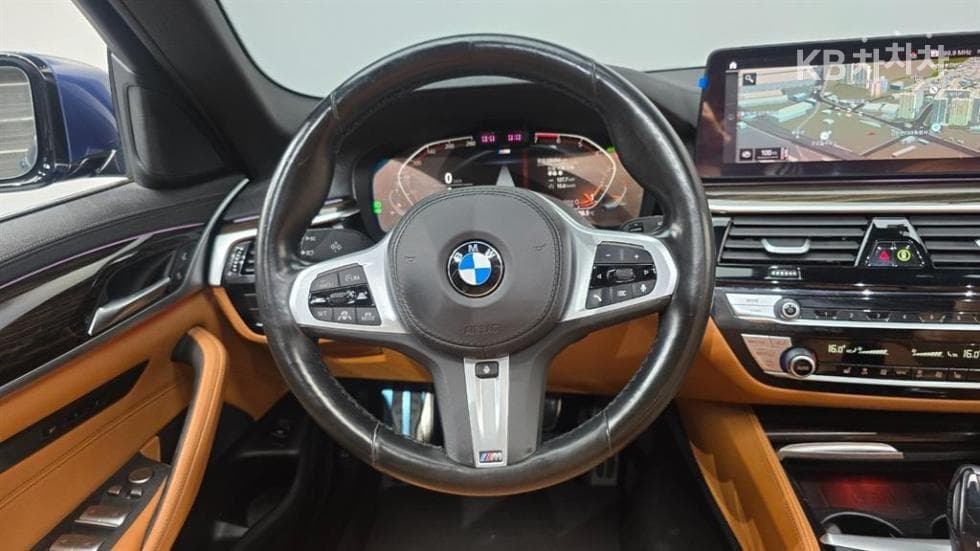 BMW - 5-Series | All New 520 M Sport 10
