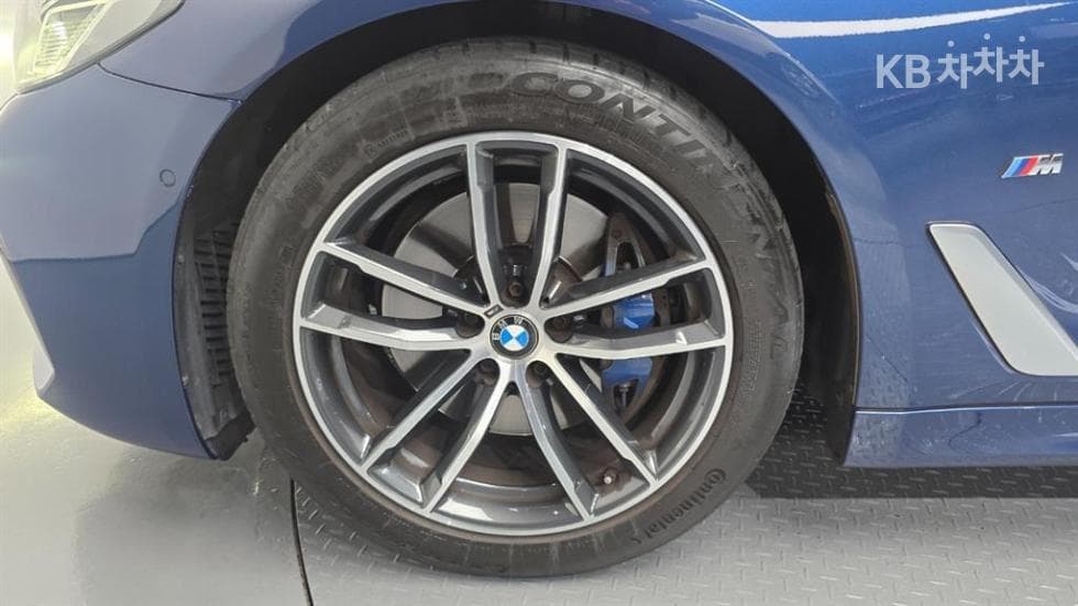 BMW - 5-Series | All New 520 M Sport 20