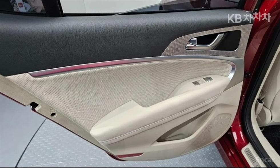 Genesis - G70 | The New 2.0T Standard 7