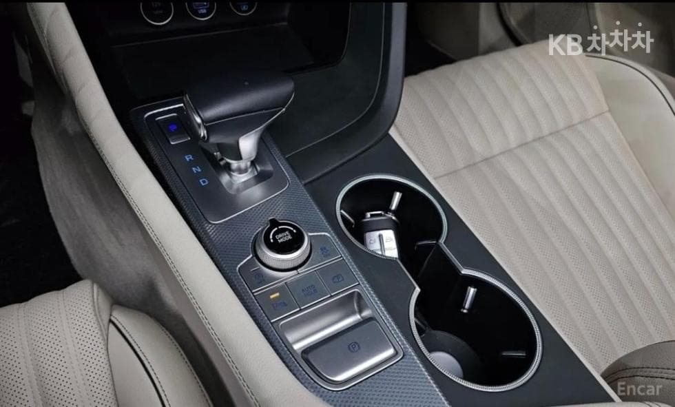 Genesis - G70 | The New 2.0T Standard 12
