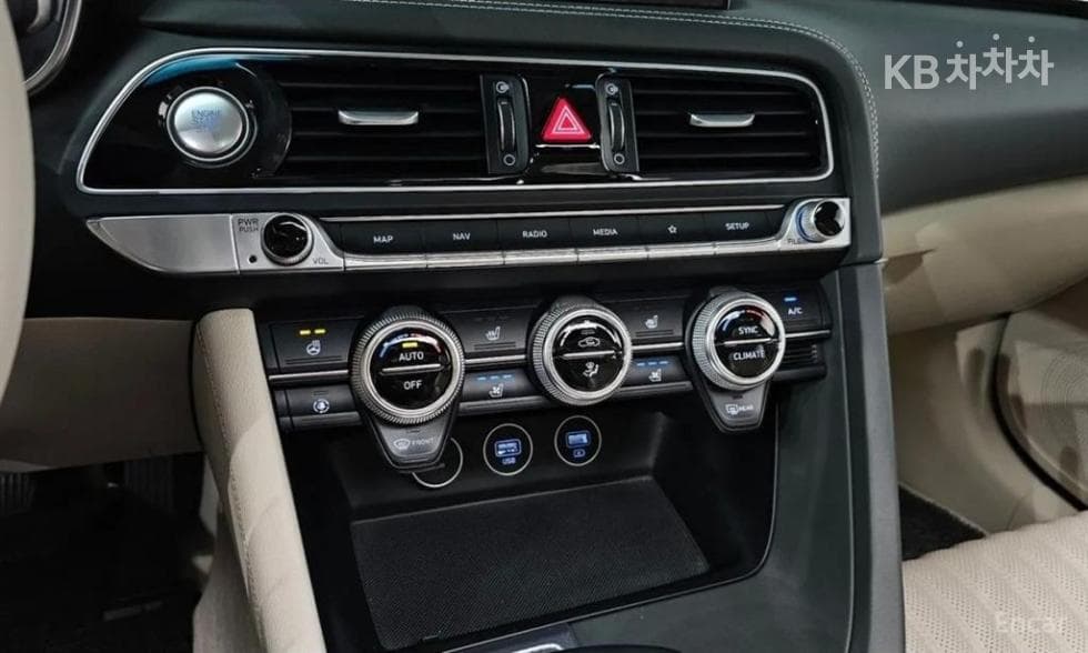 Genesis - G70 | The New 2.0T Standard 13