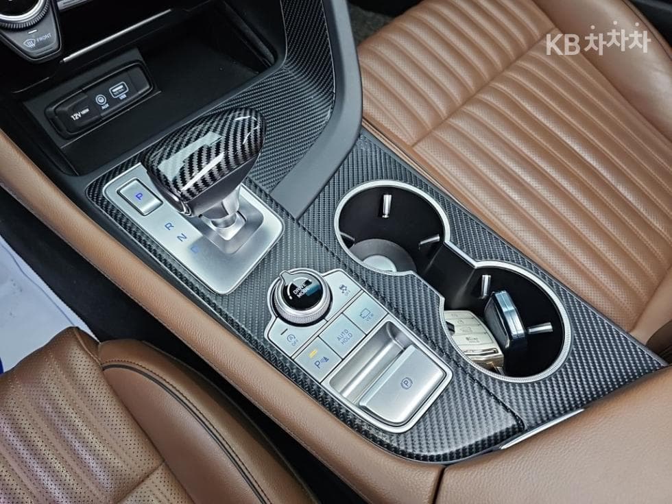 Genesis - G70 | 2.0T Elite 8