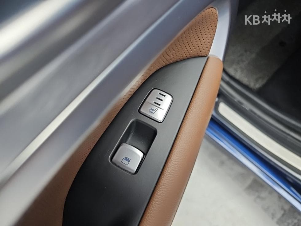 Genesis - G70 | 2.0T Elite 13