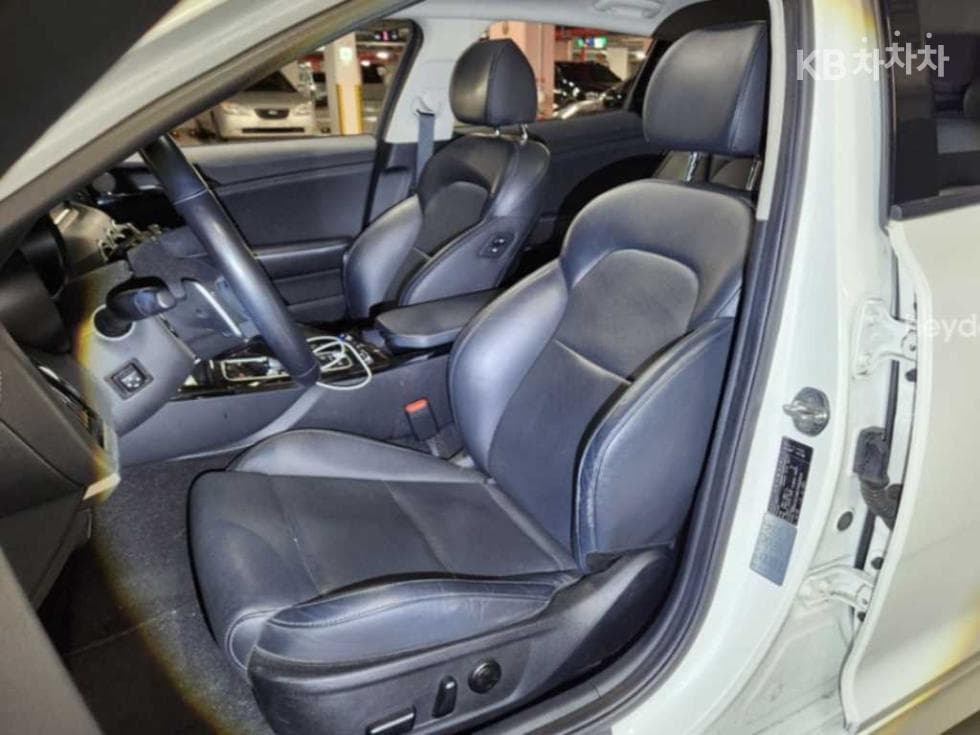 Kia - Стингер | 2.0 Turbo 2WD Platinum 4