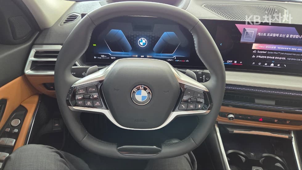 BMW - 3-Series | 320 Touring Base 11