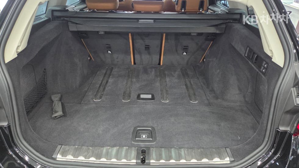 BMW - 3-Series | 320 Touring Base 13