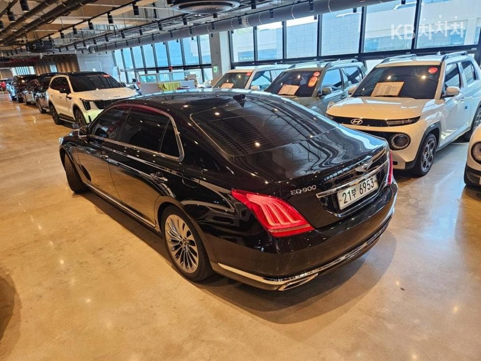 Genesis - EQ900 | 5.0 GDI AWD Prestige 6