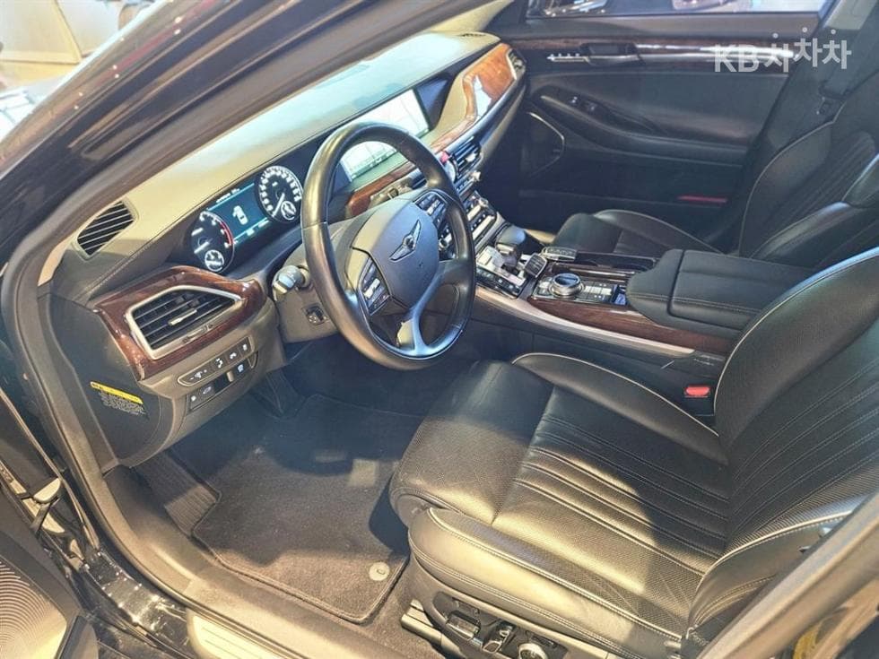Genesis - EQ900 | 5.0 GDI AWD Prestige 10