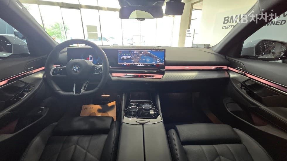 BMW - 5-Series | New 523 M Sport 8