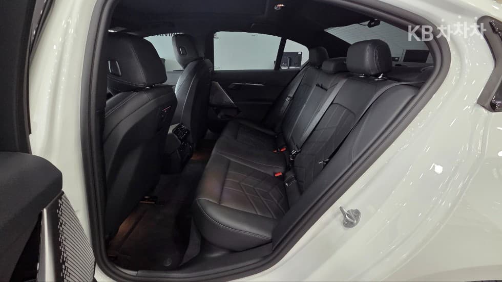 BMW - 5-Series | New 523 M Sport 10