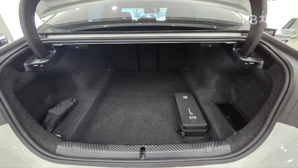 BMW - 5-Series | New 523 M Sport 14