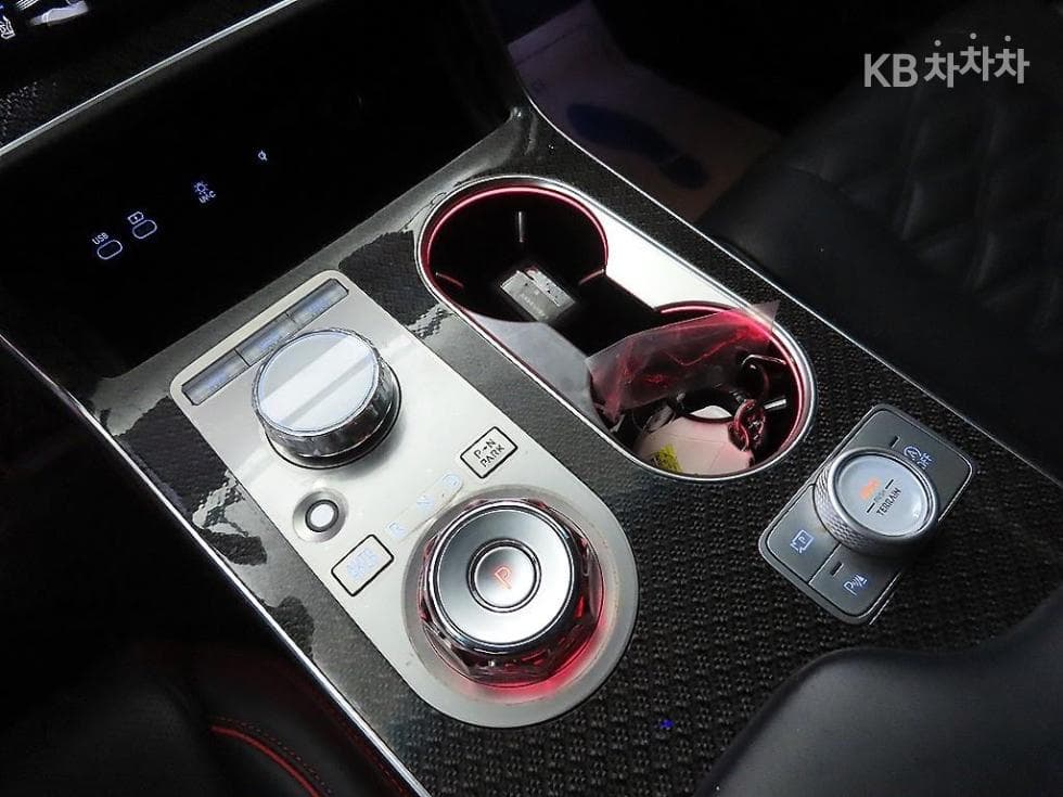 جينيسيس - GV80 Coupe | 2.5 Gasoline Turbo AWD Base 12