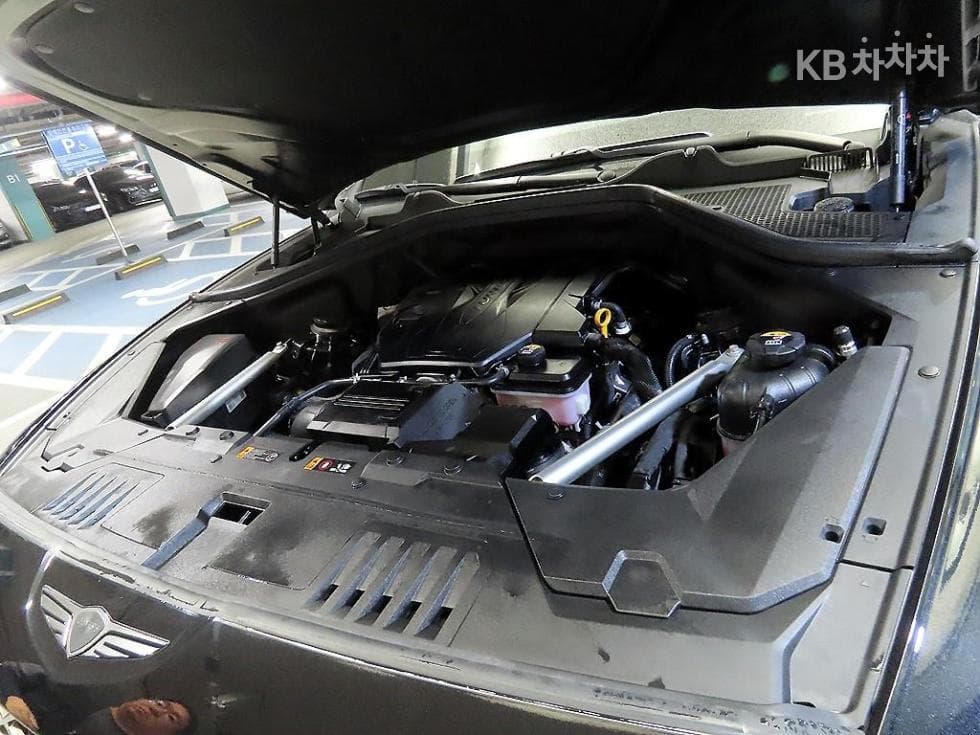 جينيسيس - GV80 Coupe | 2.5 Gasoline Turbo AWD Base 19