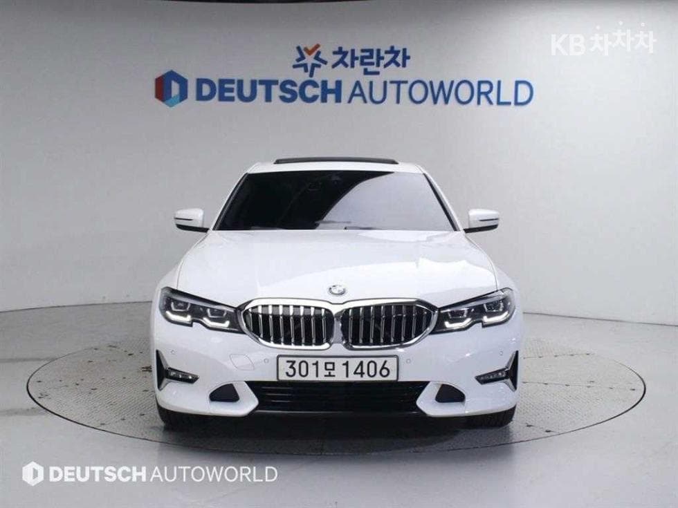 BMW - 3-Series | 330 Luxury 3