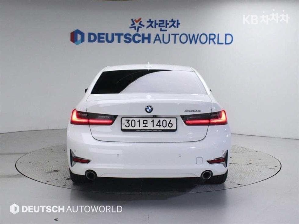 BMW - 3-Series | 330 Luxury 4