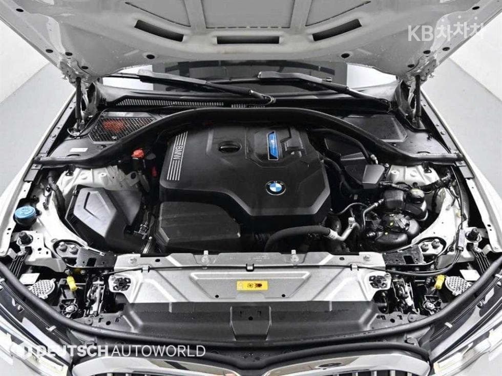 BMW - 3-Series | 330 Luxury 6