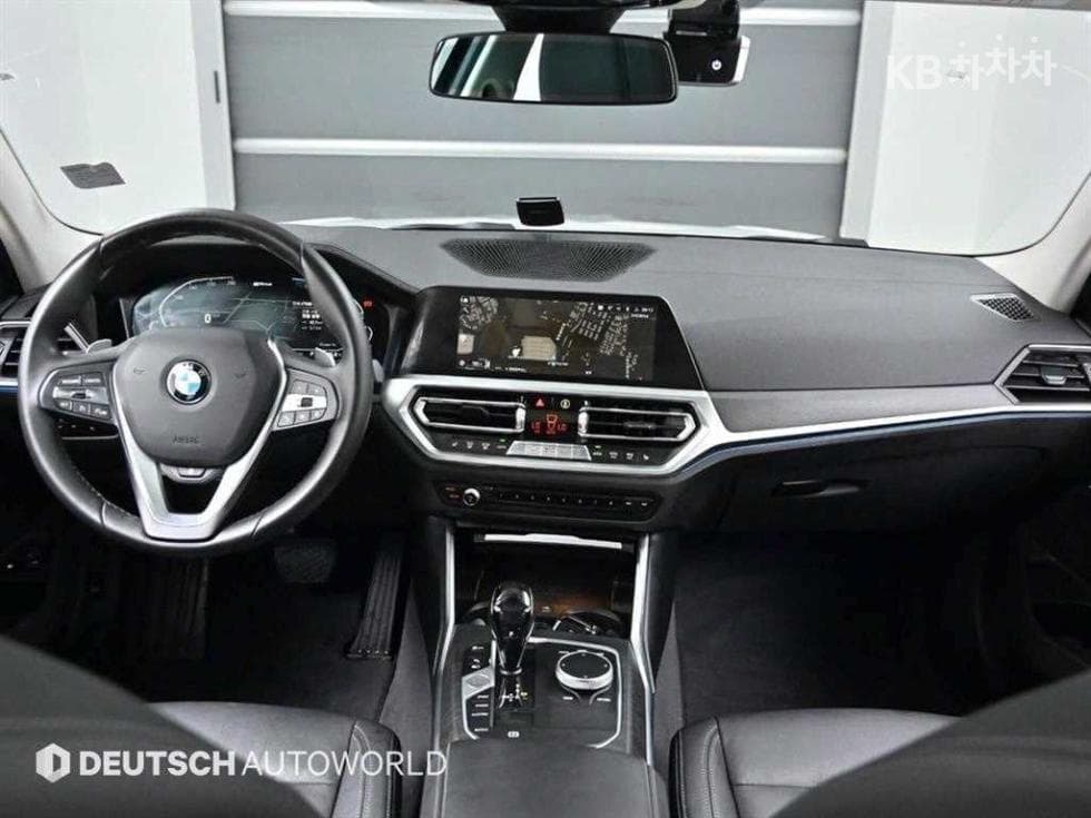 BMW - 3-Series | 330 Luxury 7