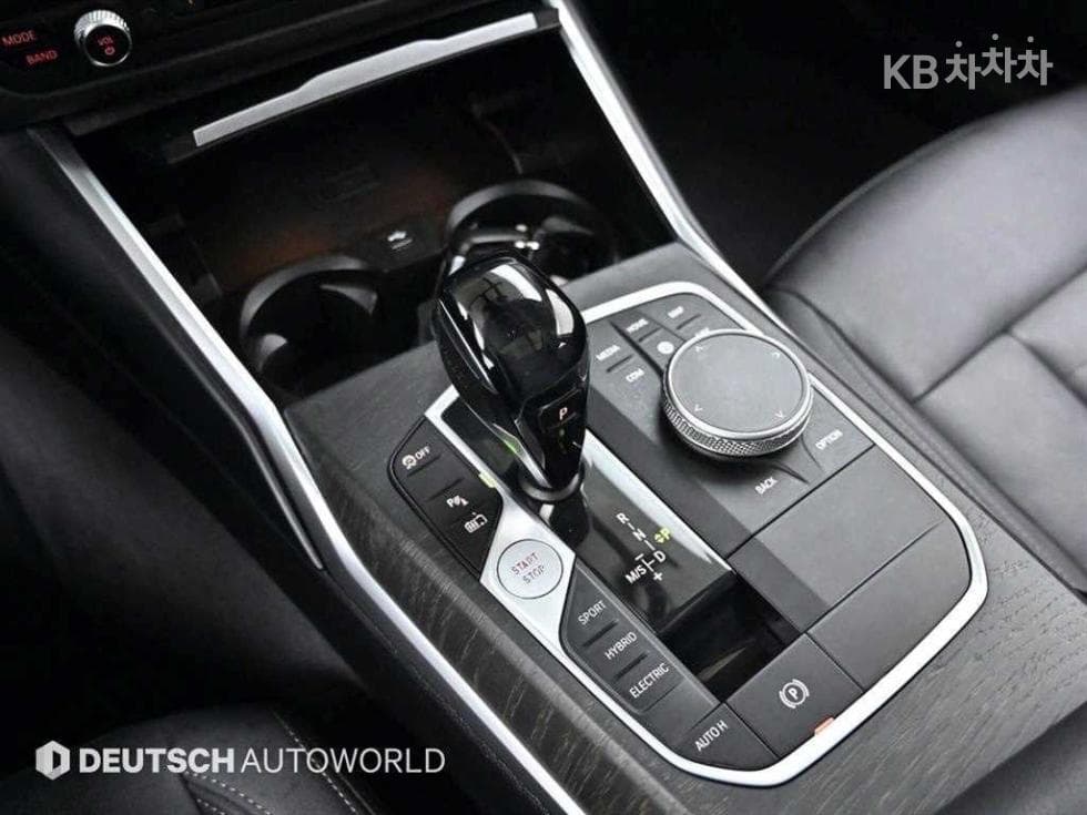 BMW - 3-Series | 330 Luxury 9