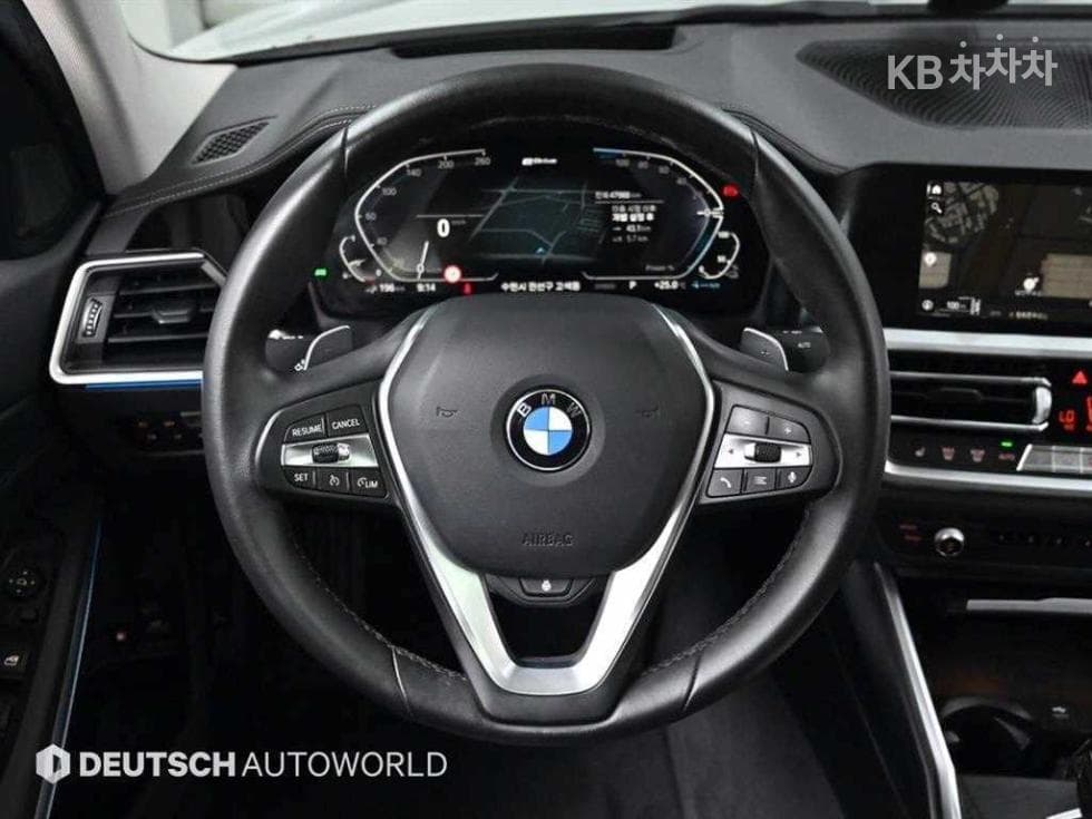 BMW - 3-Series | 330 Luxury 13