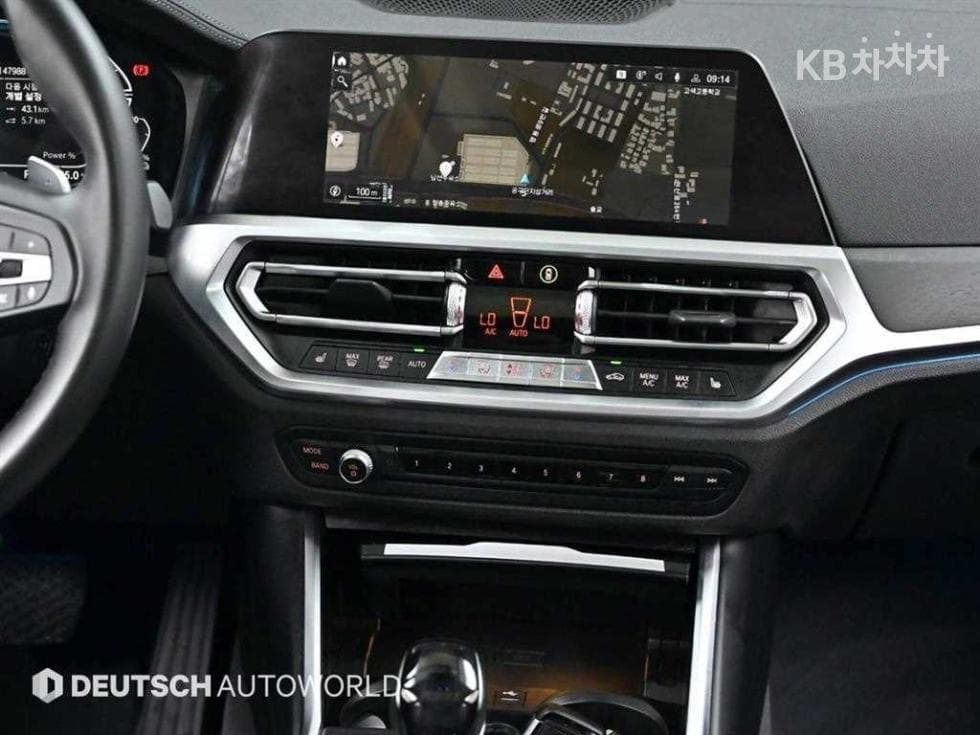 BMW - 3-Series | 330 Luxury 14