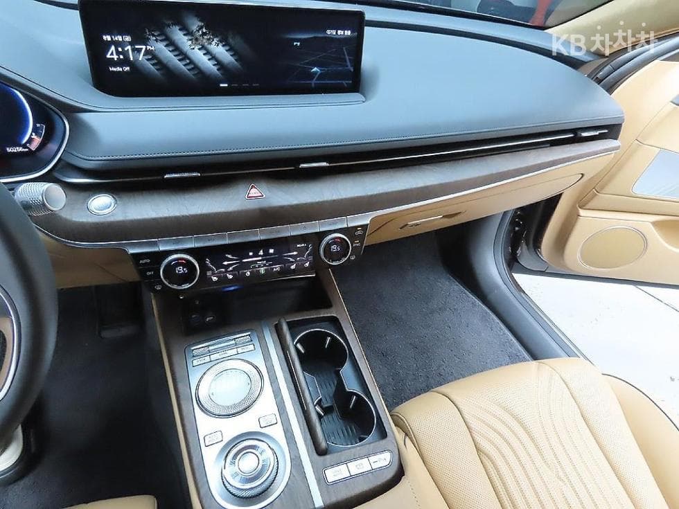 Genesis - G80 | 2.5 T-GDi AWD 7