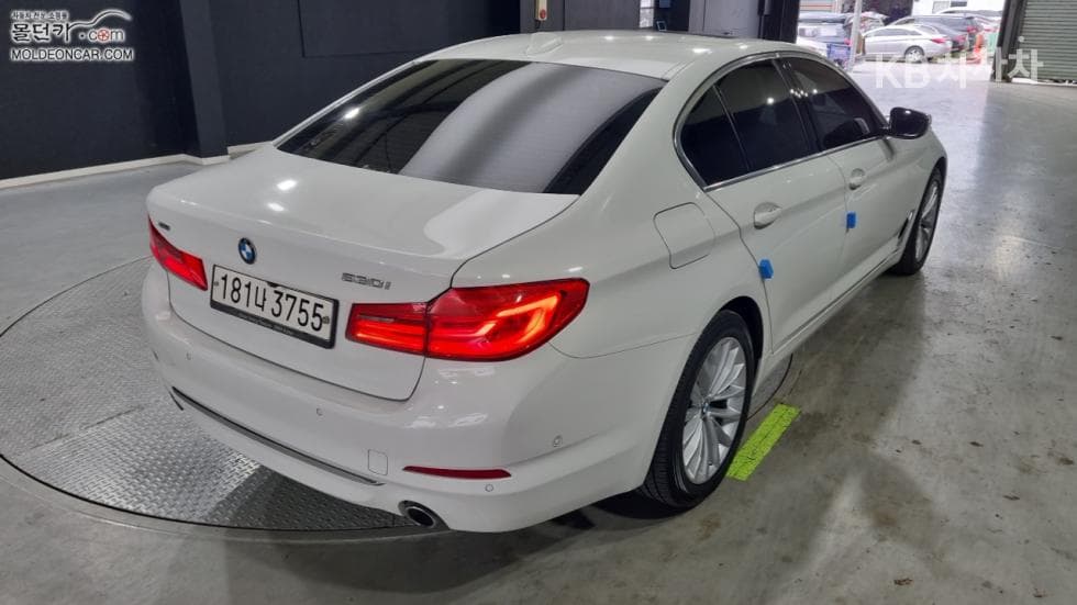 BMW - 5-Series | All New 530 xDrive Luxury Plus 2