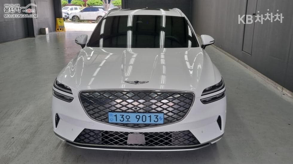 Genesis - GV70 | ELECTRIFIED EV Base 3