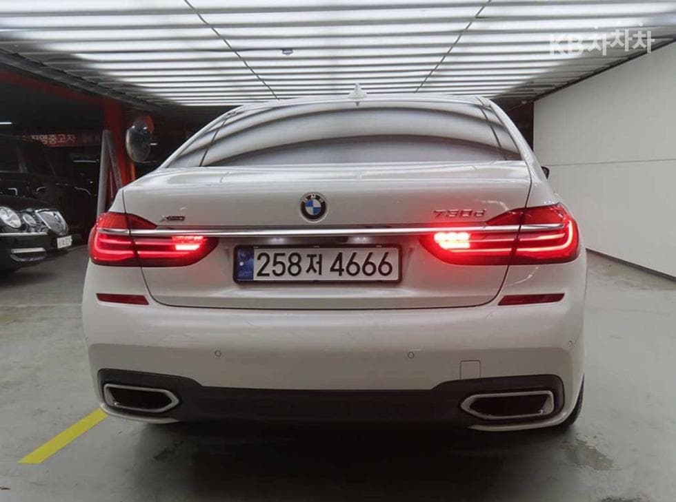 BMW - 7-Series | 730 xDrive M Sport 4