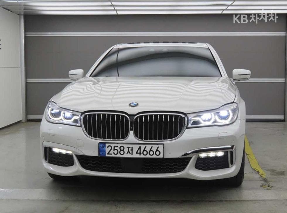BMW - 7-Series | 730 xDrive M Sport 2