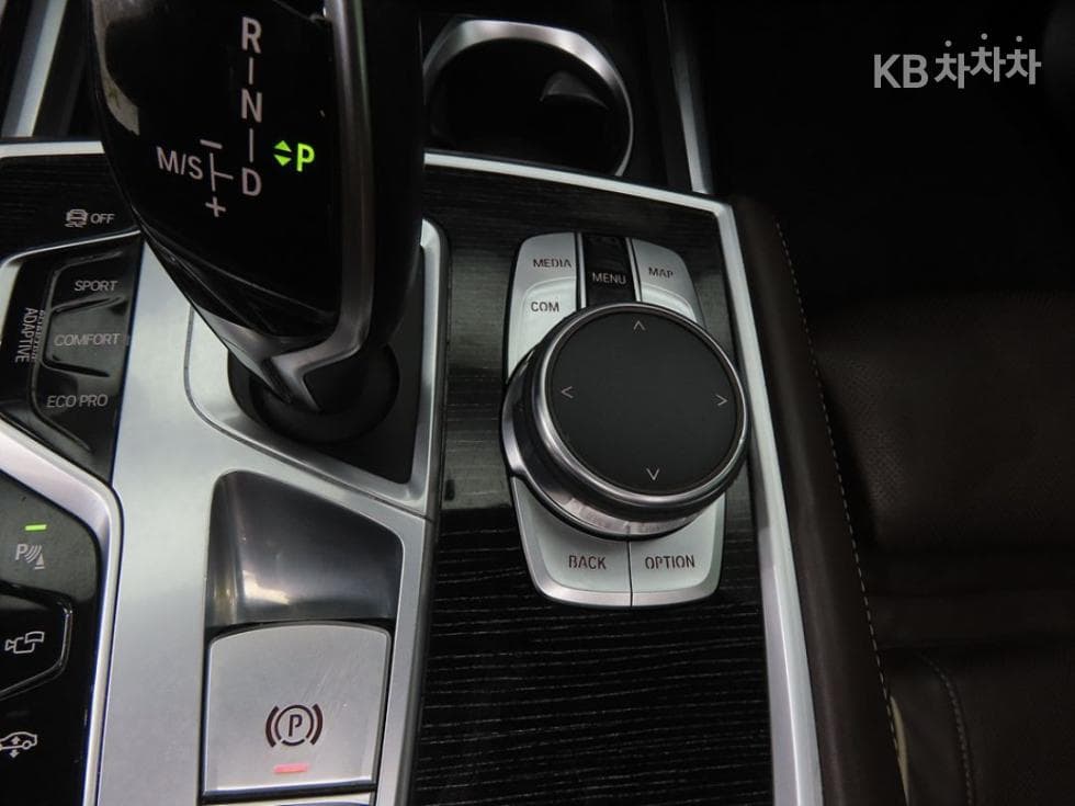 BMW - 7-Series | 730 xDrive M Sport 10