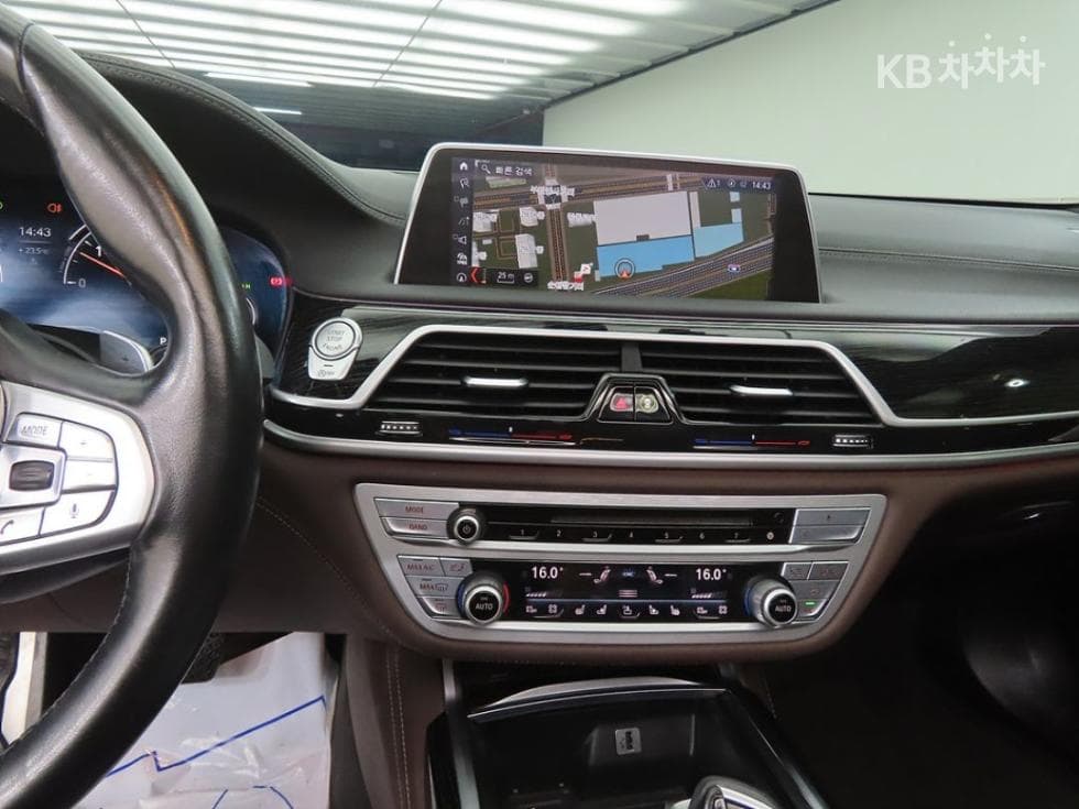 BMW - 7-Series | 730 xDrive M Sport 15