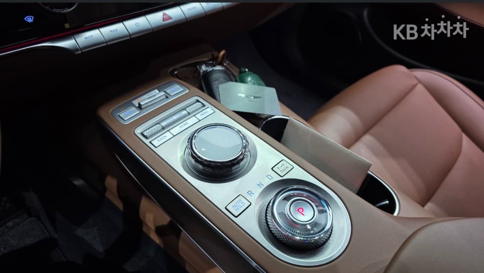 Genesis - GV70 | Gasoline 2.5T AWD 12
