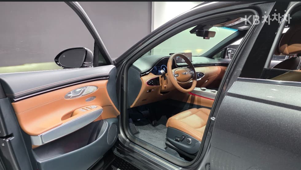 Genesis - GV70 | Gasoline 2.5T AWD 9