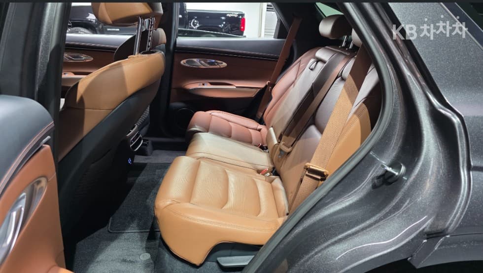 Genesis - GV70 | Gasoline 2.5T AWD 11