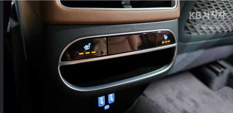 Genesis - GV70 | Gasoline 2.5T AWD 16