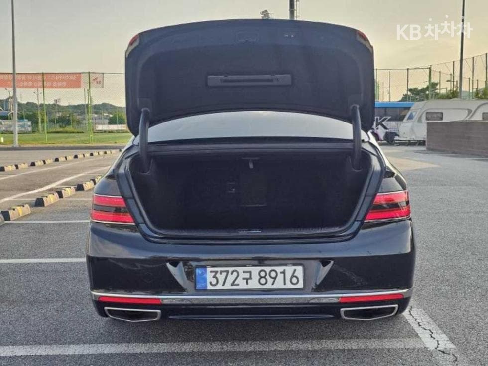Genesis - G90 | 3.8 GDi AWD Luxury 8