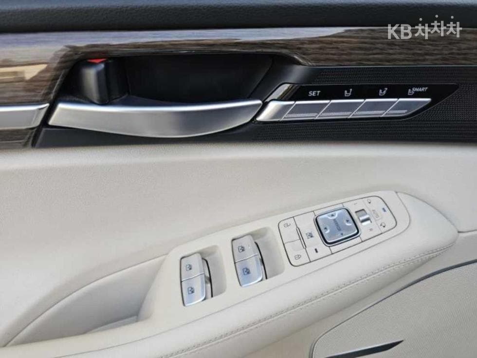 Genesis - G90 | 3.8 GDi AWD Luxury 10
