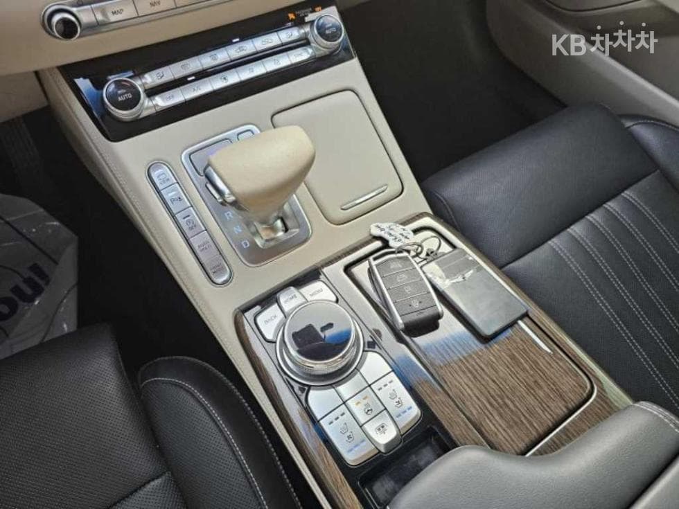 Genesis - G90 | 3.8 GDi AWD Luxury 18