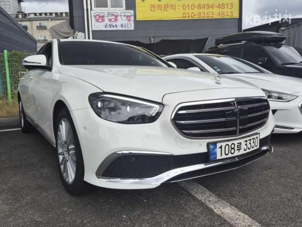 Mercedes-Benz - E-Class | E250 Exclusive 2