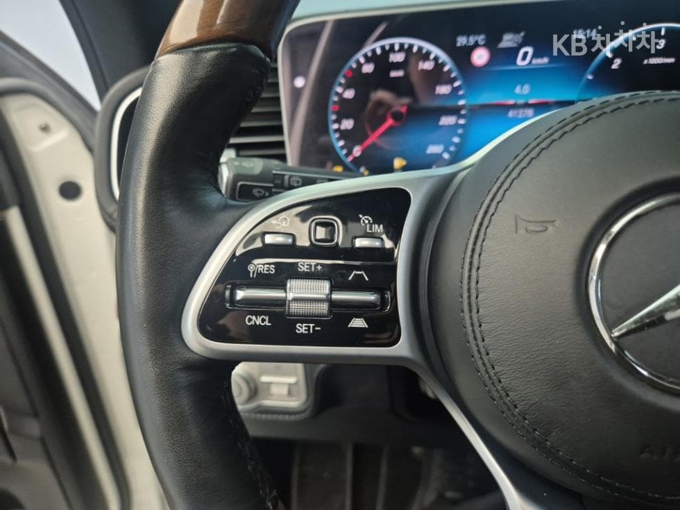 Mercedes-Benz - GLS-Class | 400 4Matic Base 16