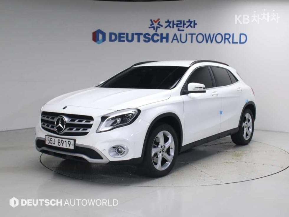 Mercedes-Benz GLA-Class