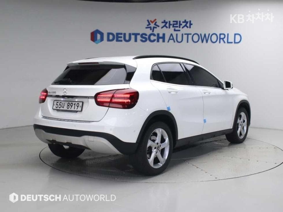 Mercedes-Benz - GLA-Class | X156 220 Base 2