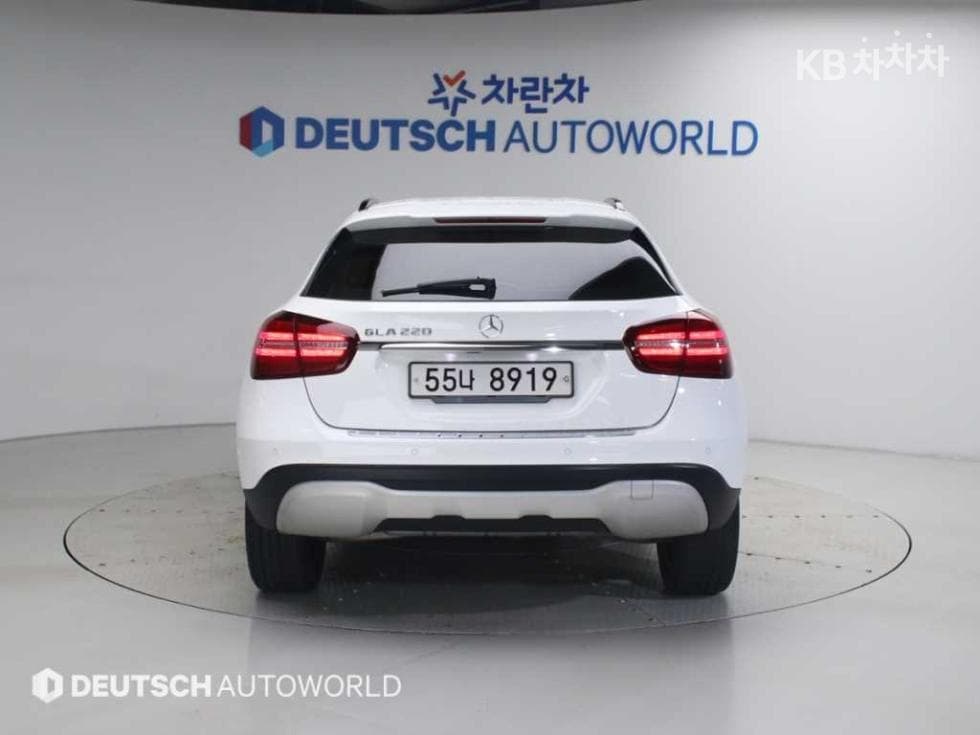 Mercedes-Benz - GLA-Class | X156 220 Base 4