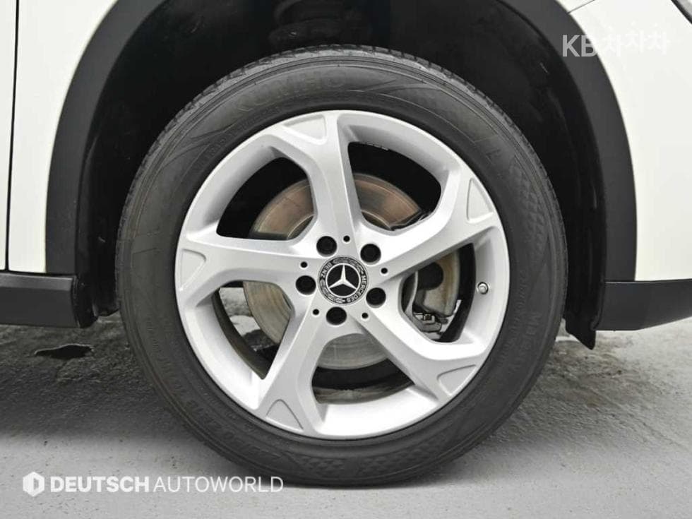 Mercedes-Benz - GLA-Class | X156 220 Base 5