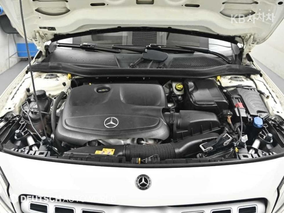 Mercedes-Benz - GLA-Class | X156 220 Base 6