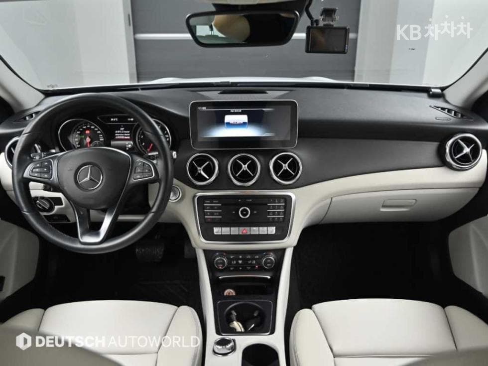 Mercedes-Benz - GLA-Class | X156 220 Base 7