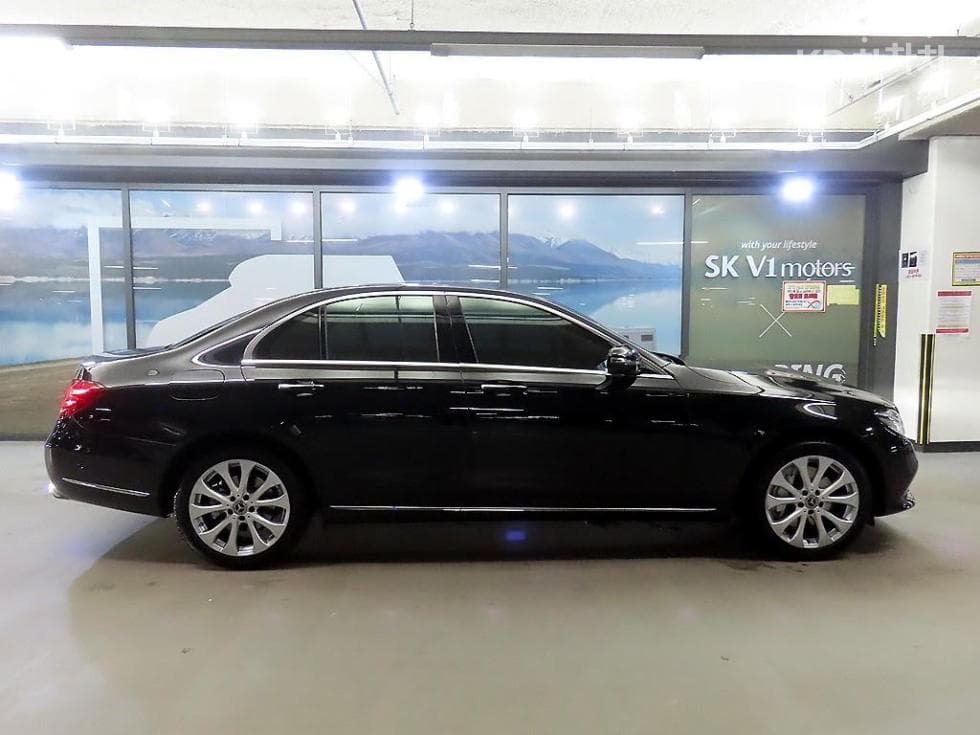 مرسيدس - E-Class | E300 4Matic Exclusive 3