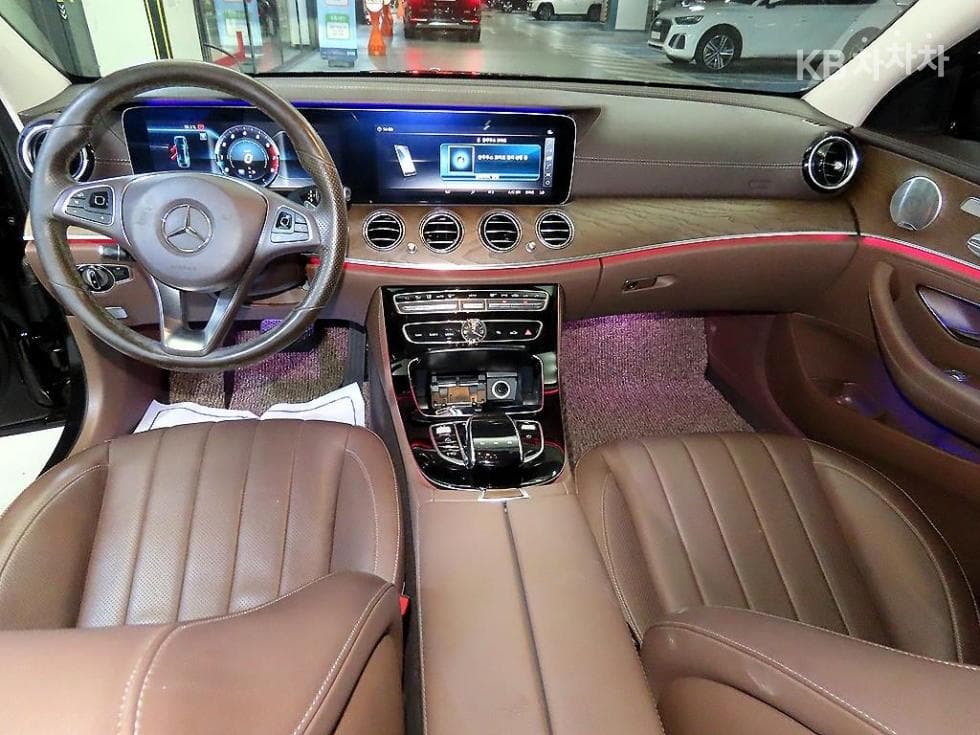 مرسيدس - E-Class | E300 4Matic Exclusive 10
